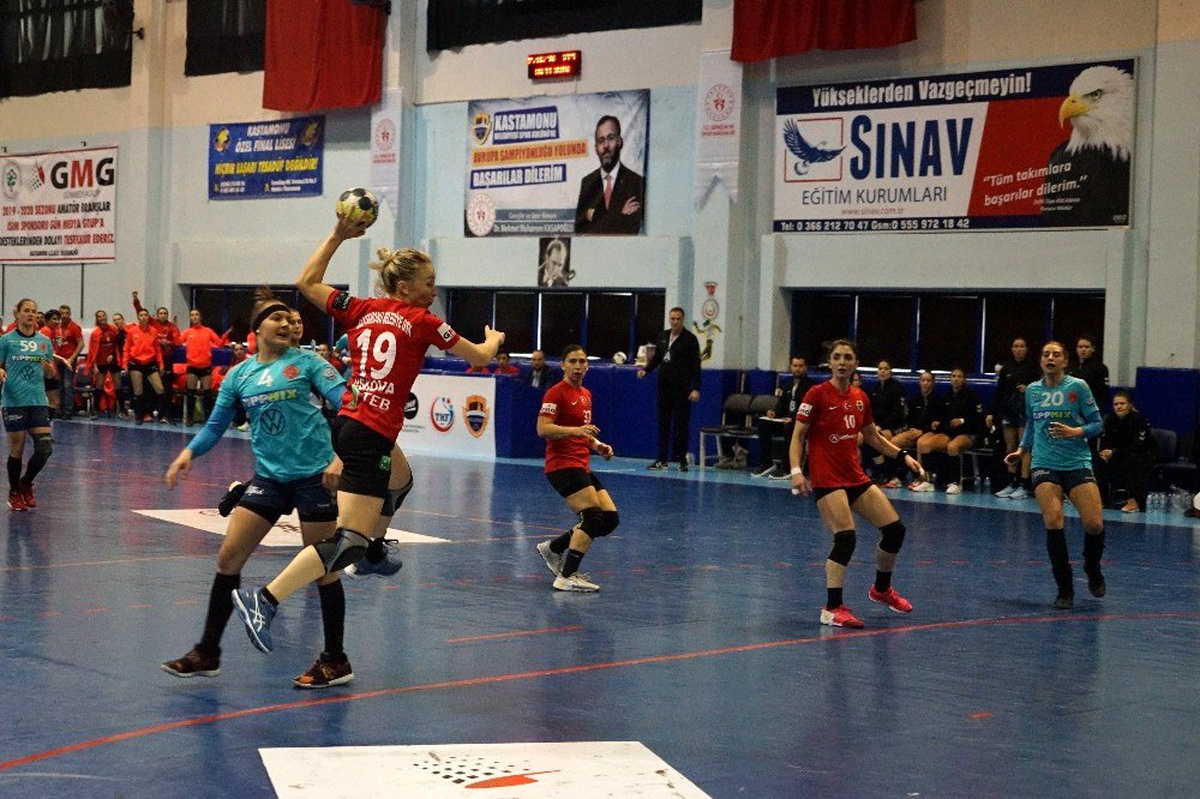 Avrupa Hentbol Federasyonu (EHF) Kupası: Kastamonu Belediyespor: 33 - Vaci NKSE: 26
