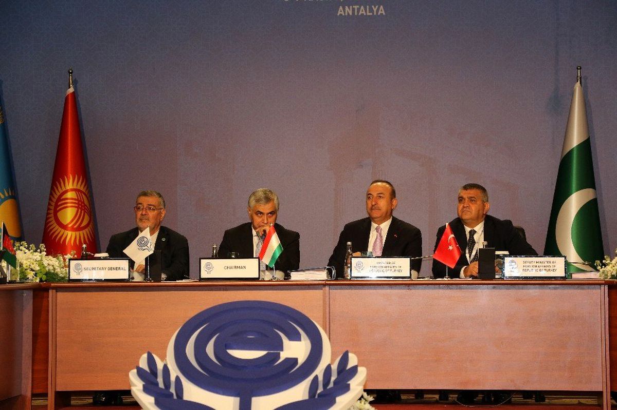 Bakan Çavuşoğlu EİT Dönem Başkanı seçildi