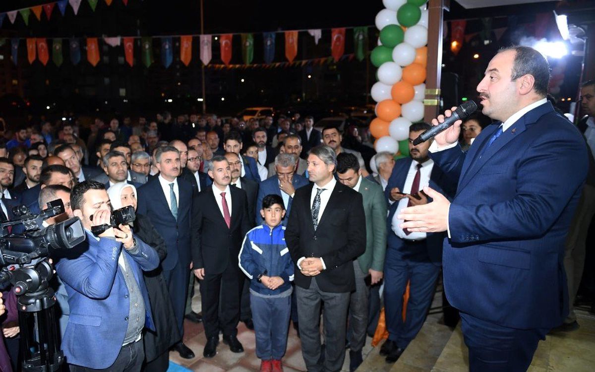 Bakan Varank, Deprem Eğitim Simülasyon Merkezi-Bilim Atölyesi\'nin açılışını yaptı