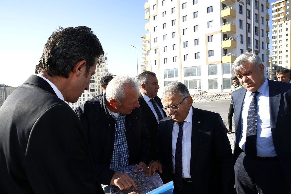 Başkan Büyükkılıç, yol ve kavşak yapım çalışmalarıyla ilgili incelemelerde bulundu