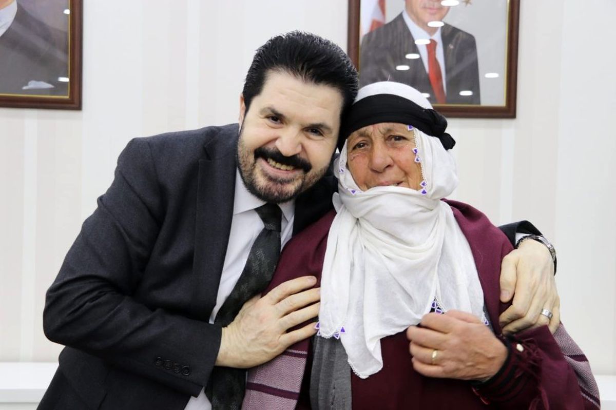 Başkanlık makamına Sıdıka Algor teyze oturdu