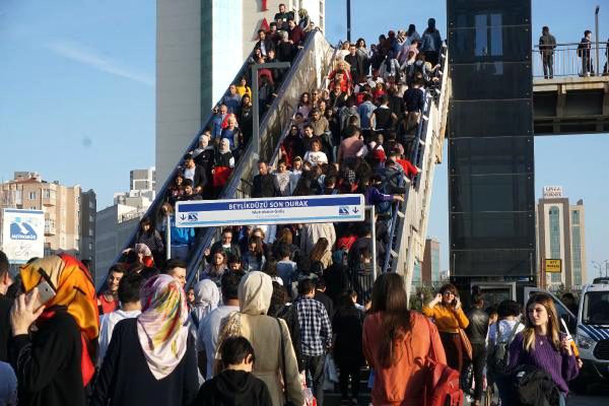 Beylikdüzü\'nde kitap fuarı yoğunluğu