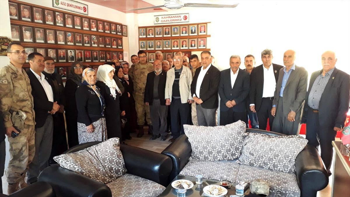 Binbaşı Tahta\'dan, şehit aileleri ve gazilere ziyaret