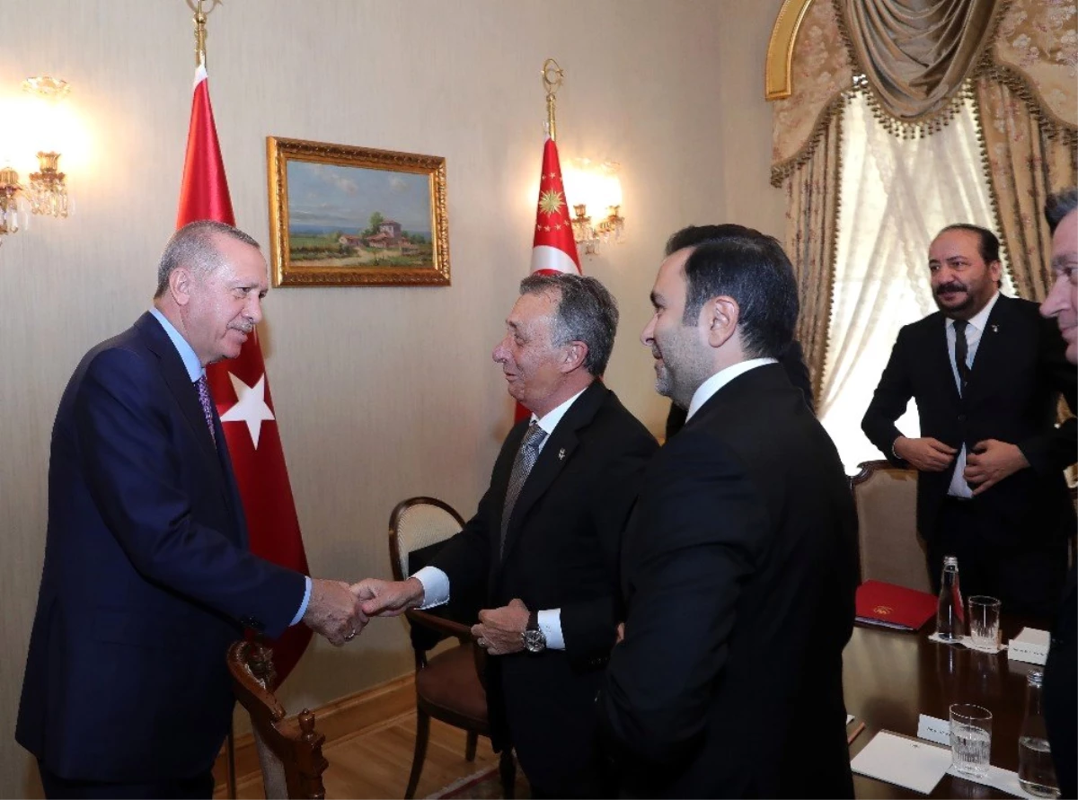 Cumhurbaşkanı Erdoğan, Beşiktaş Kulübü Yönetim Kurulu\'nu kabul etti