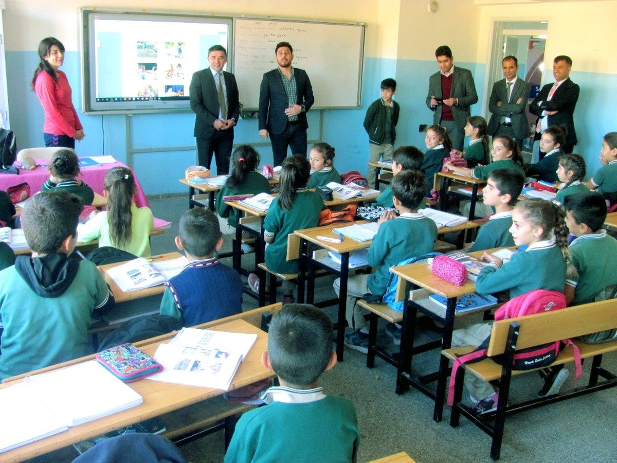 Cumhuriyet Savcı Açıkyürek başarılı öğrencileri ödüllendirdi