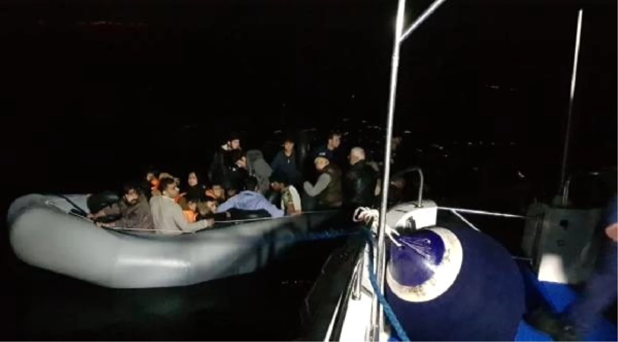 Didim\'de 3 ayrı lastik botta 111 kaçak göçmen yakalandı