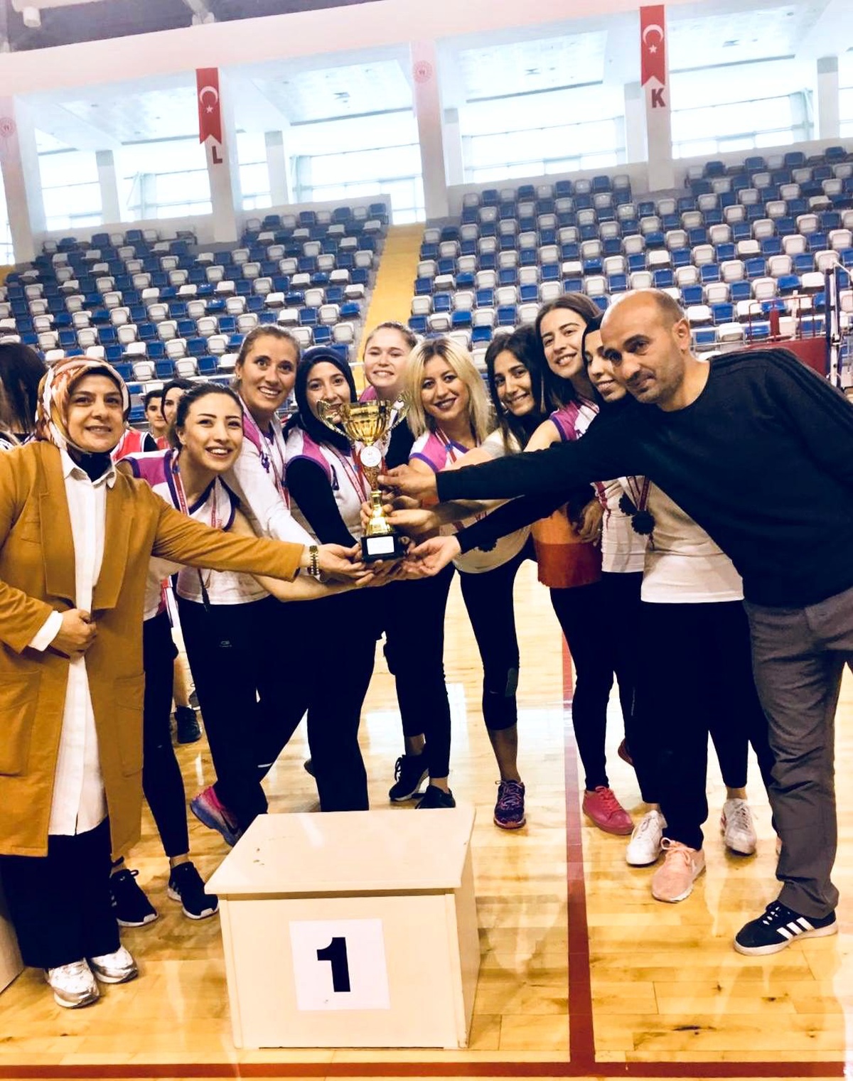 Doğunun sultanları Ağrı öğretmenler takımı oldu