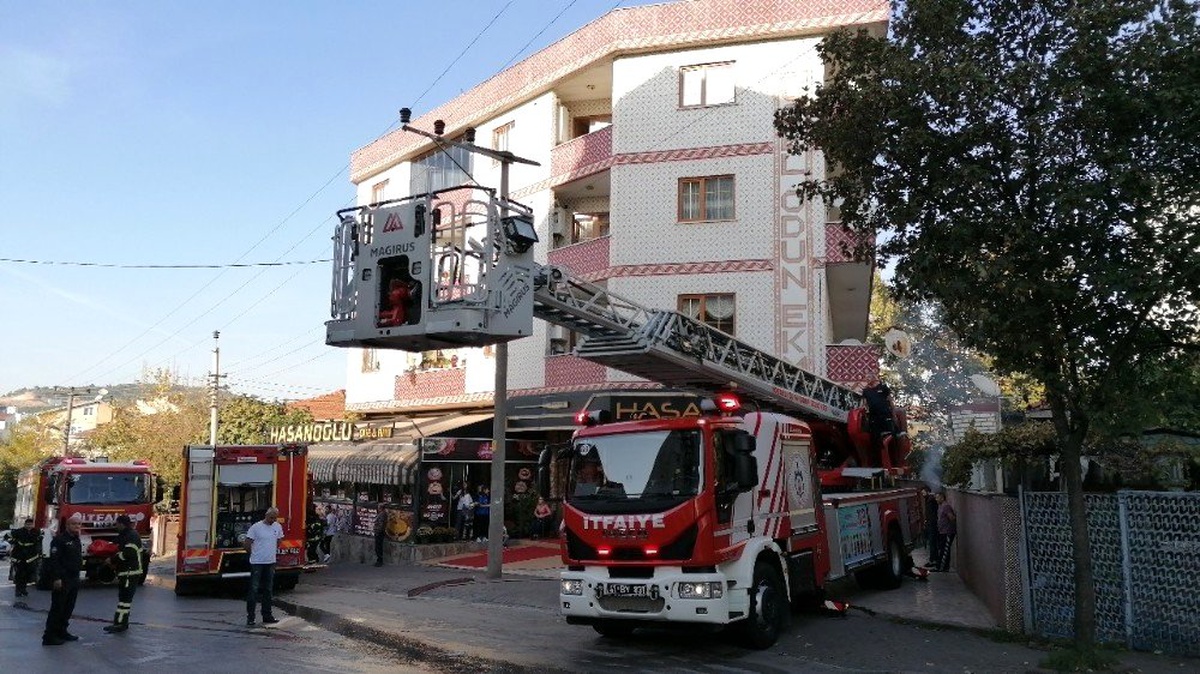 Ekmek fırınında çıkan yangın korkuttu
