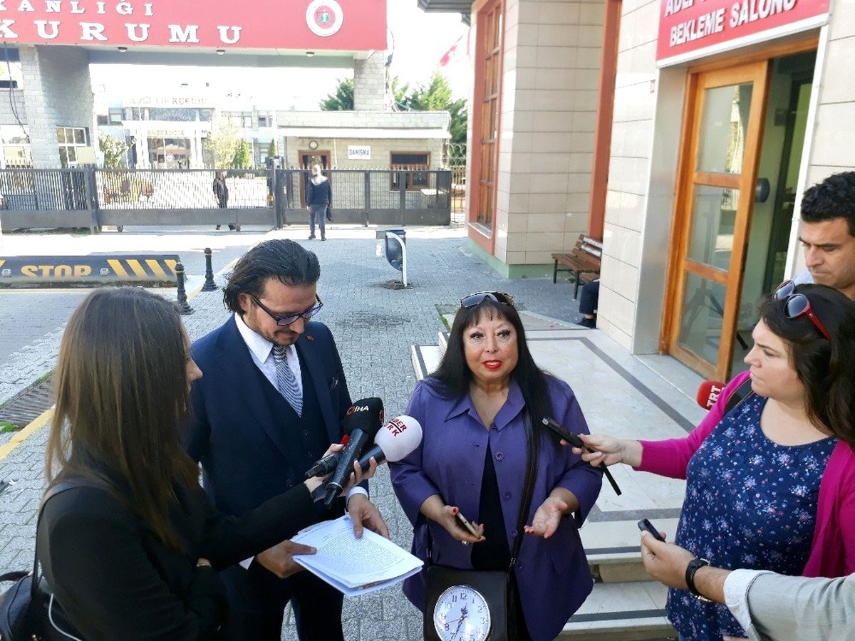 Fatih\'te ölen kardeşlerin arkadaşı, cenazelerin kendisine verilmesini istiyor