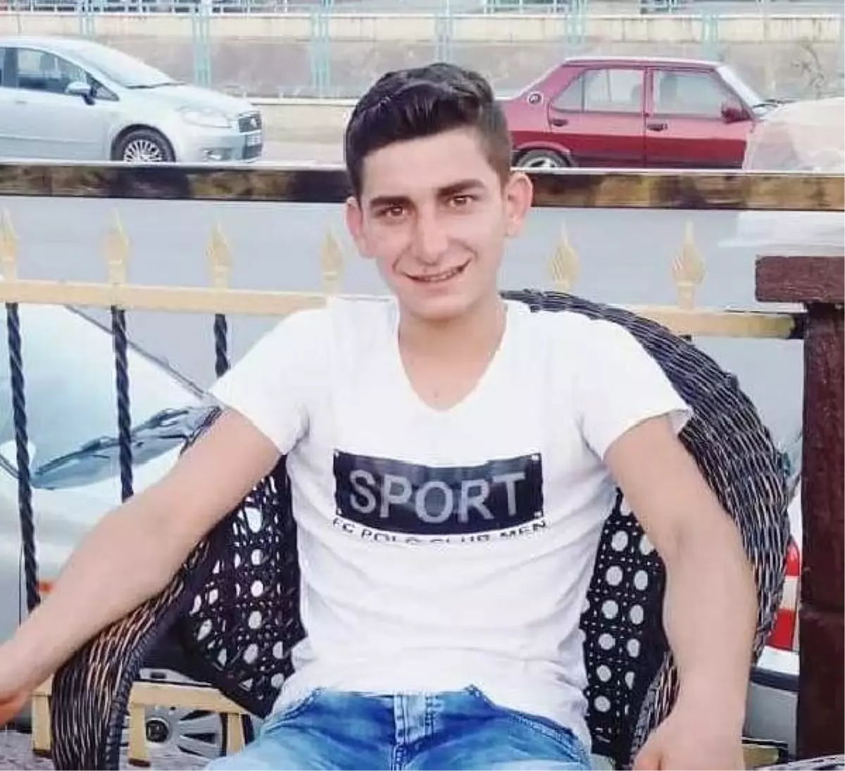 Hafif ticari araç ile çarpışan motosikletli öldü