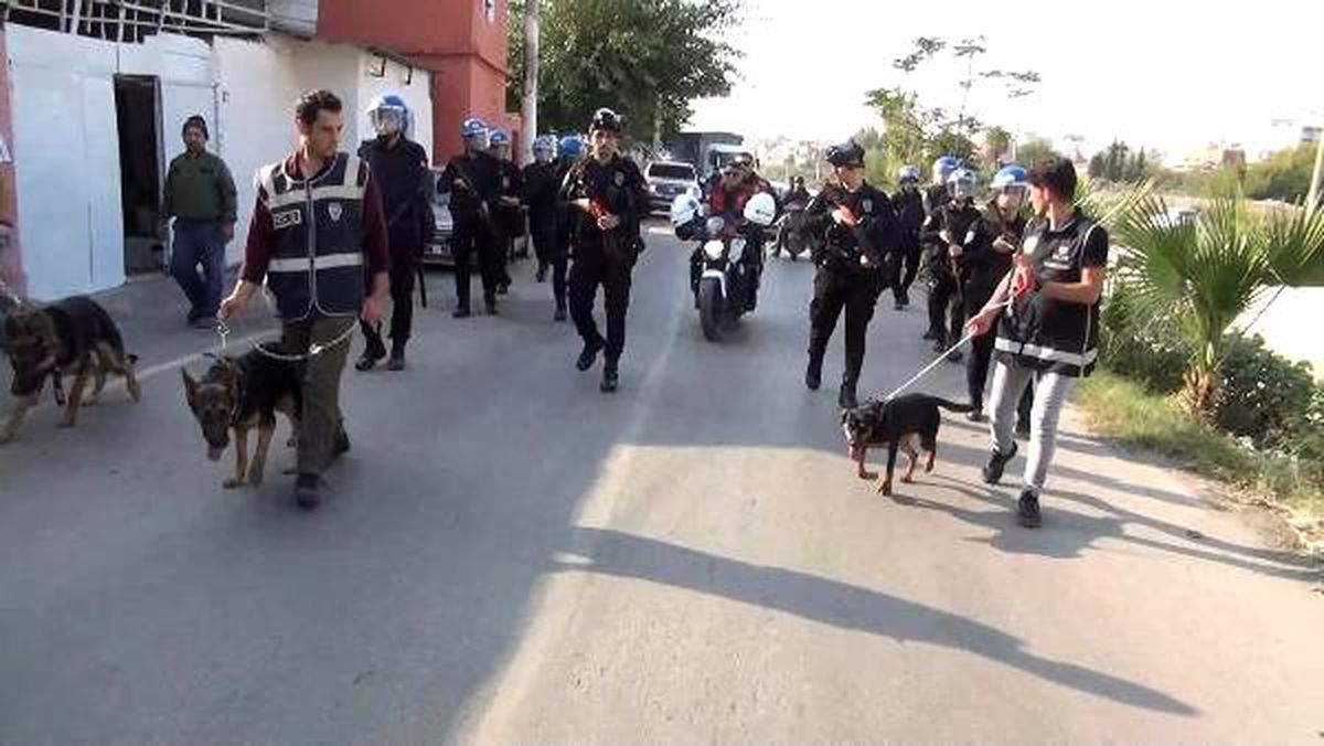 İskenderun\'da 200 polisle uyuşturucu operasyonu
