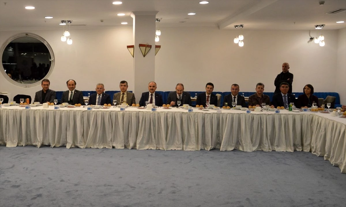 Kayseri\'de Erciyes Platformu üyeleri onuruna yemek verildi