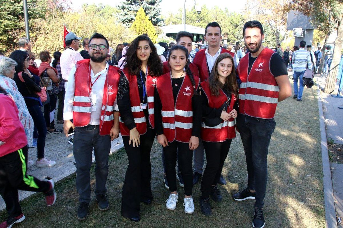 Küçükçekmeceli gençler Anıtkabir\'e çıkarma yaptı