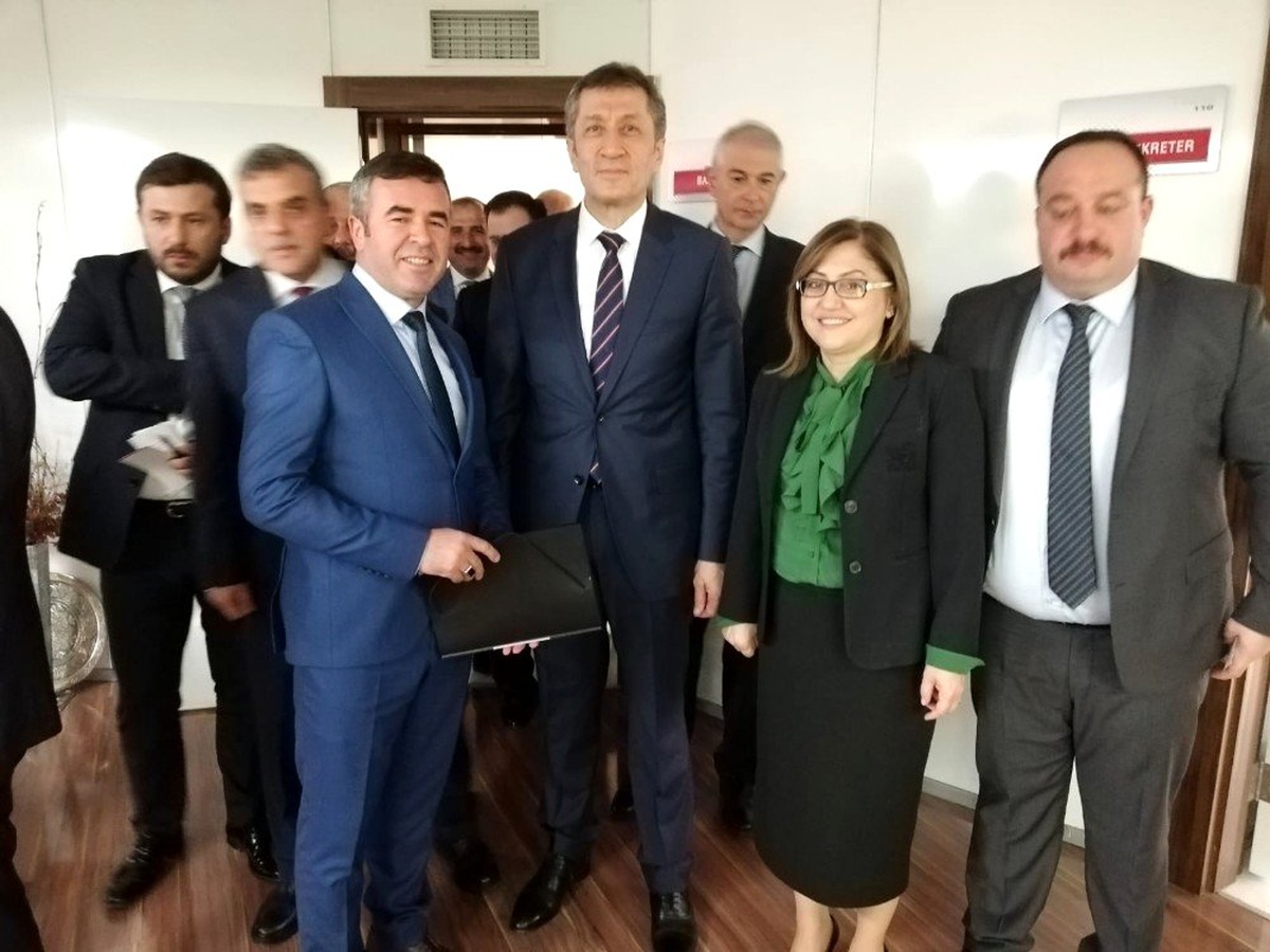 Mesut Bedel Eğitim ve Yerel Yönetimler Çalıştayına katıldı