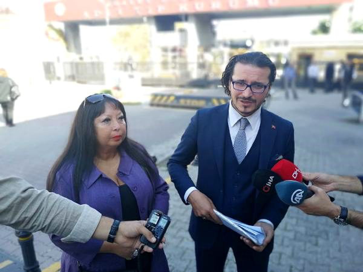 Ölü bulunan kardeşlerin cenazelerini almak isteyen arkadaşlarına üvey kardeşlerden onay