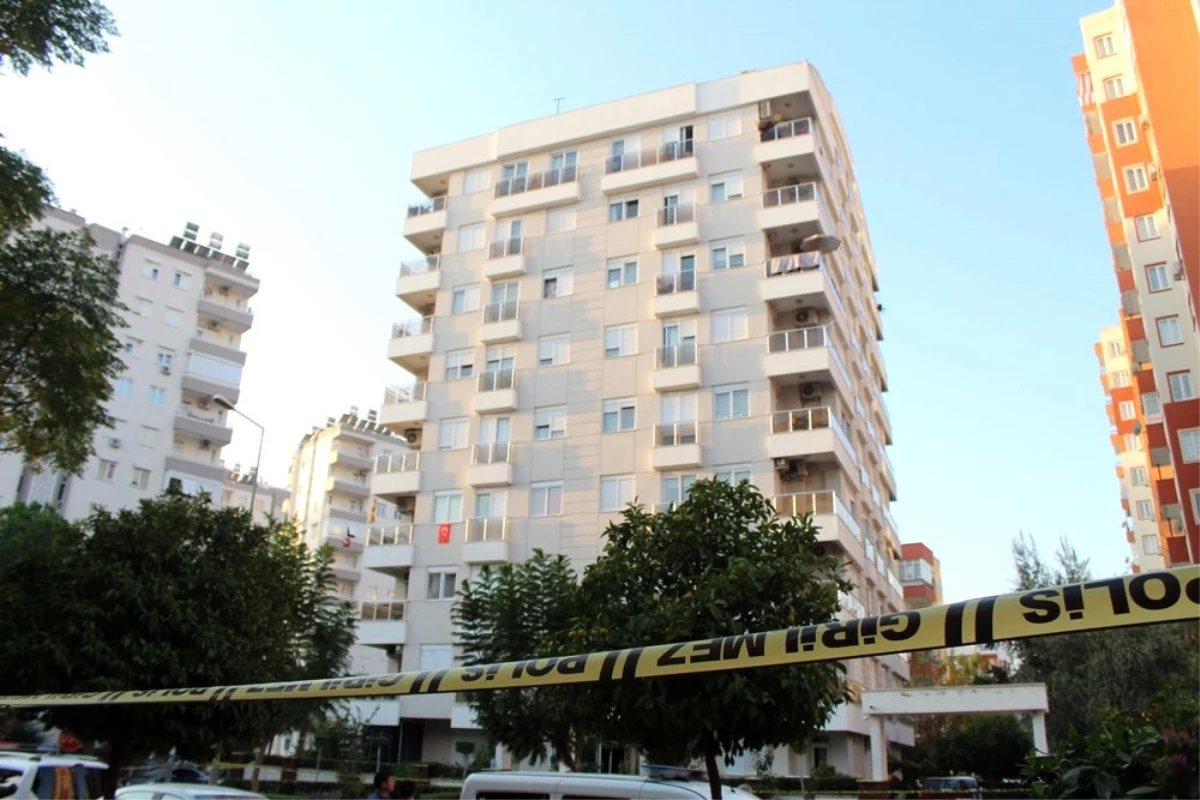 Siyanürle 4 kişinin öldüğü iddia edilen binada sessizlik hakim