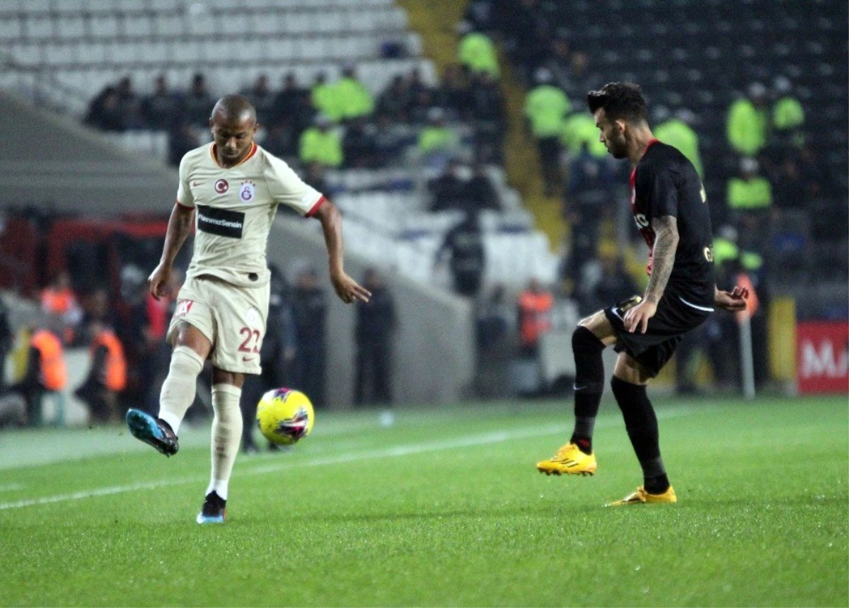 Süper Lig: Gaziantep FK: 0 - Galatasaray: 2 (İlk Yarı)