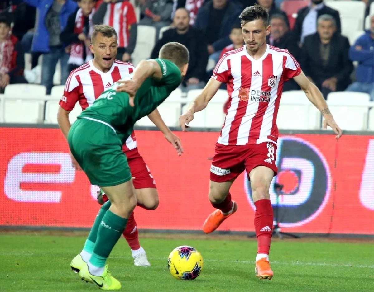 Süper Lig: Sivasspor: 0 - Konyaspor: 0 (İlk yarı)