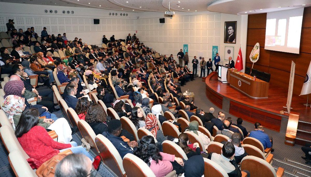 Türkçe\'nin geleceği Atatürk Üniversitesinde konuşuldu