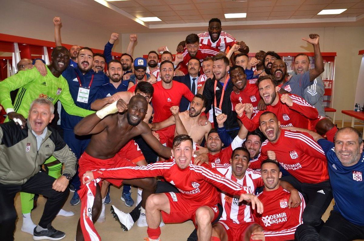 Yiğidolardan liderlik pozu