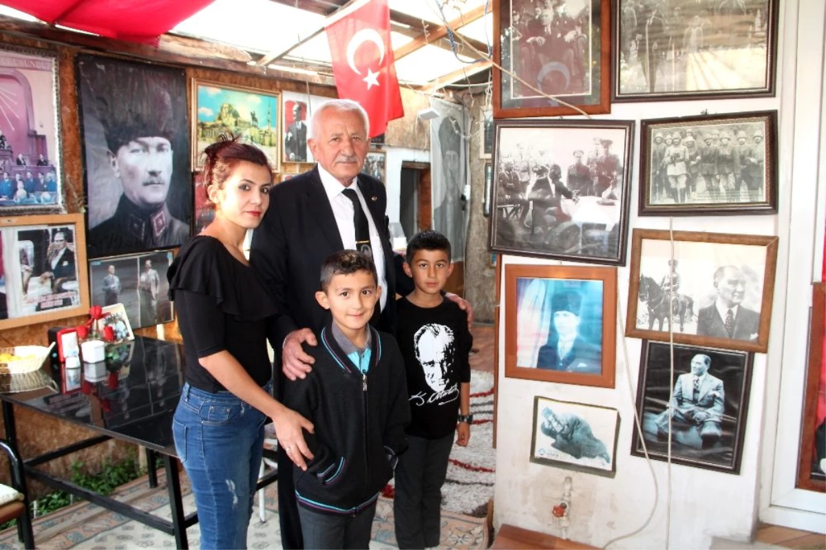 18 yıldır topladığı Atatürk resimleri ile evini müzeye çevirdi