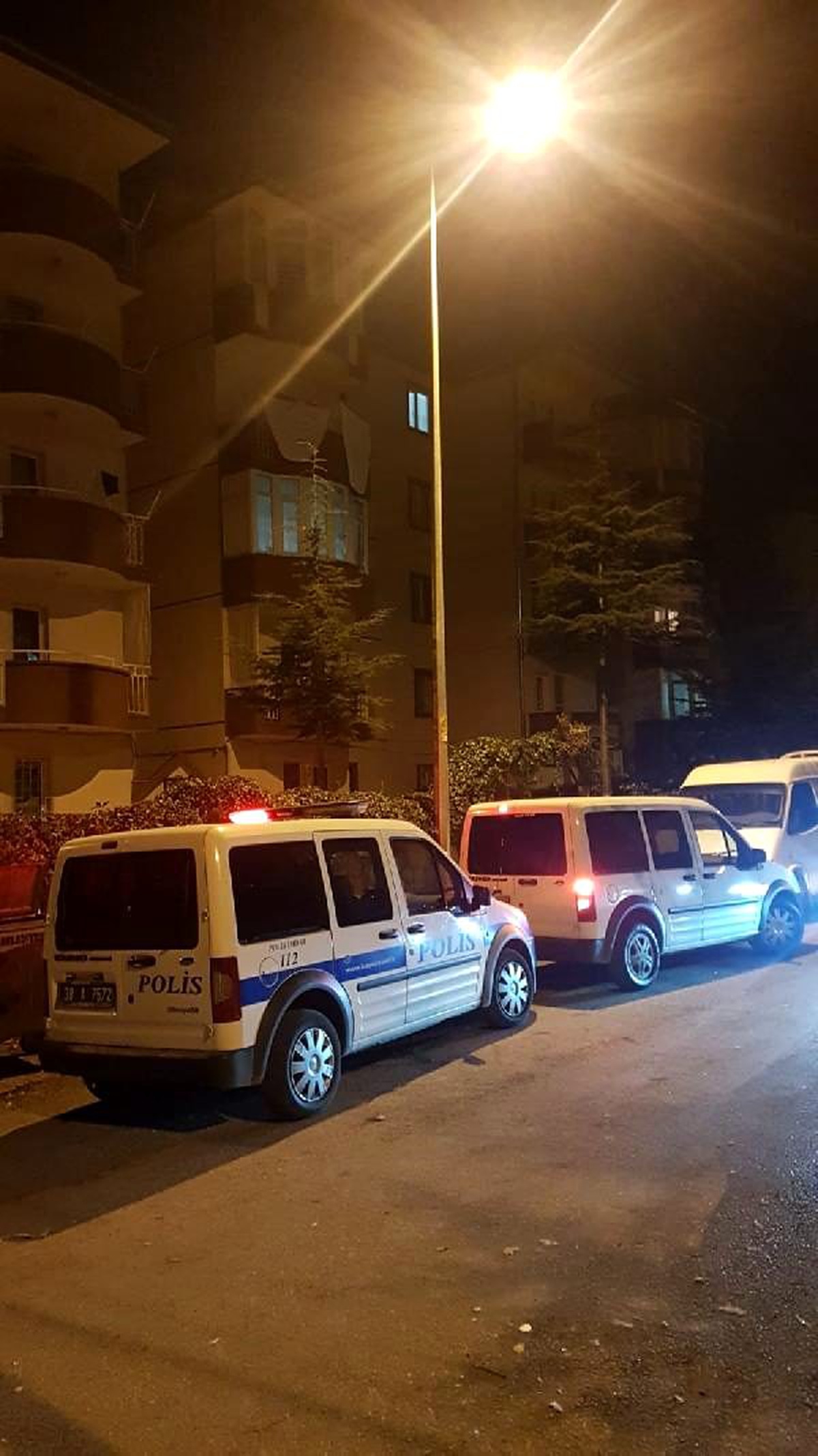 5\'inci kattaki evlerinin balkonundan düşen Yağmur, ağır yaralandı