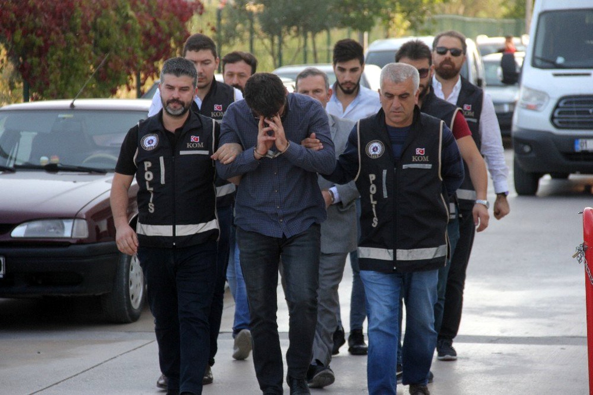 Adana\'da FETÖ operasyonunda 2 kişi tutuklandı