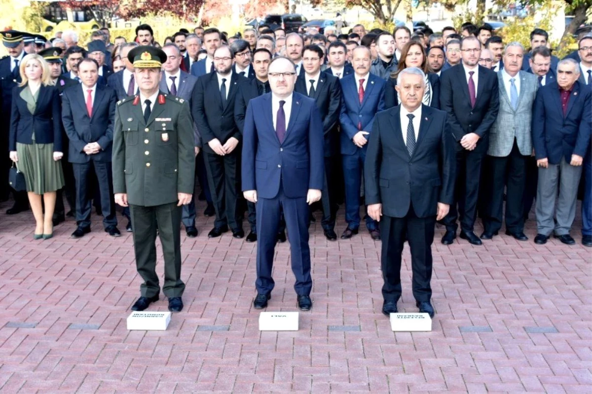 Afyonkarahisar\'da Atatürk törenlerle anıldı
