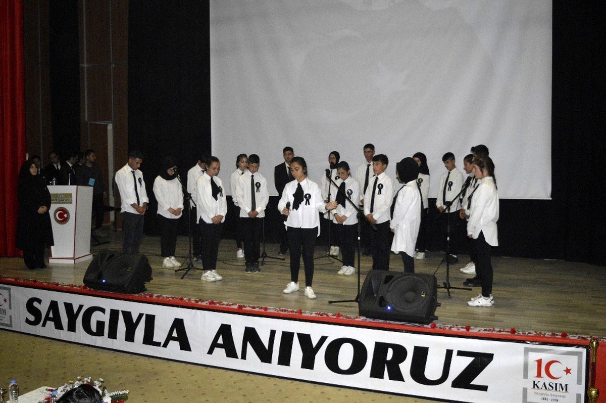 Ağrı\'da 10 Kasım Atatürk\'ü Anma Töreni düzenlendi