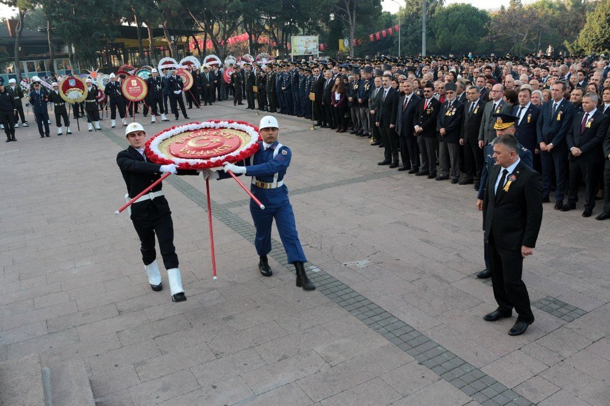Atatürk ölümünün 81. yılında anıldı