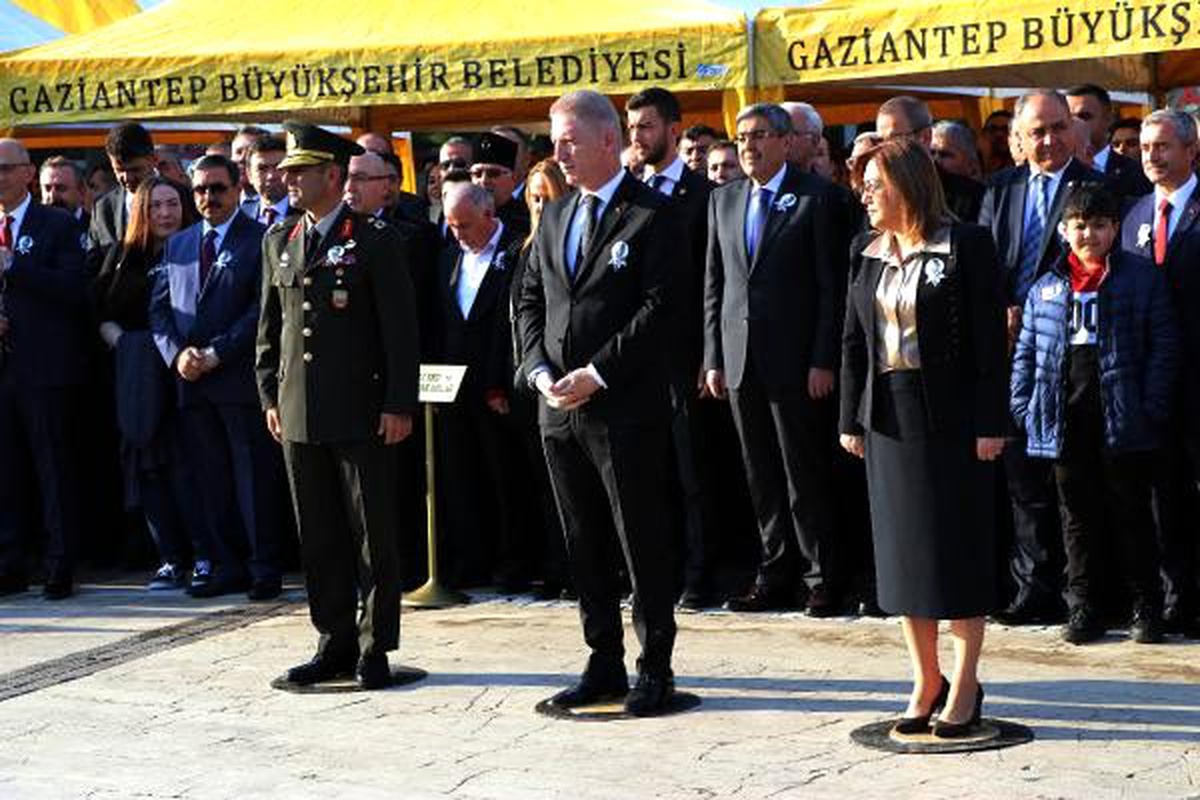 Atatürk\'ün doğum tarihi yanlış yazıldı