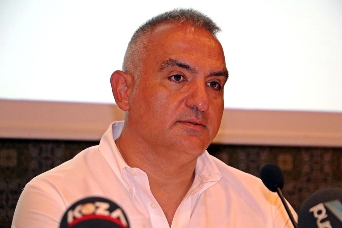 "Atatürk\'ün hayatını ezberlemek değil anlamak zorundayız"
