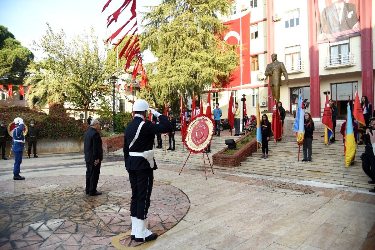 Aydın\'da 10 Kasım Atatürk\'ü anma törenleri