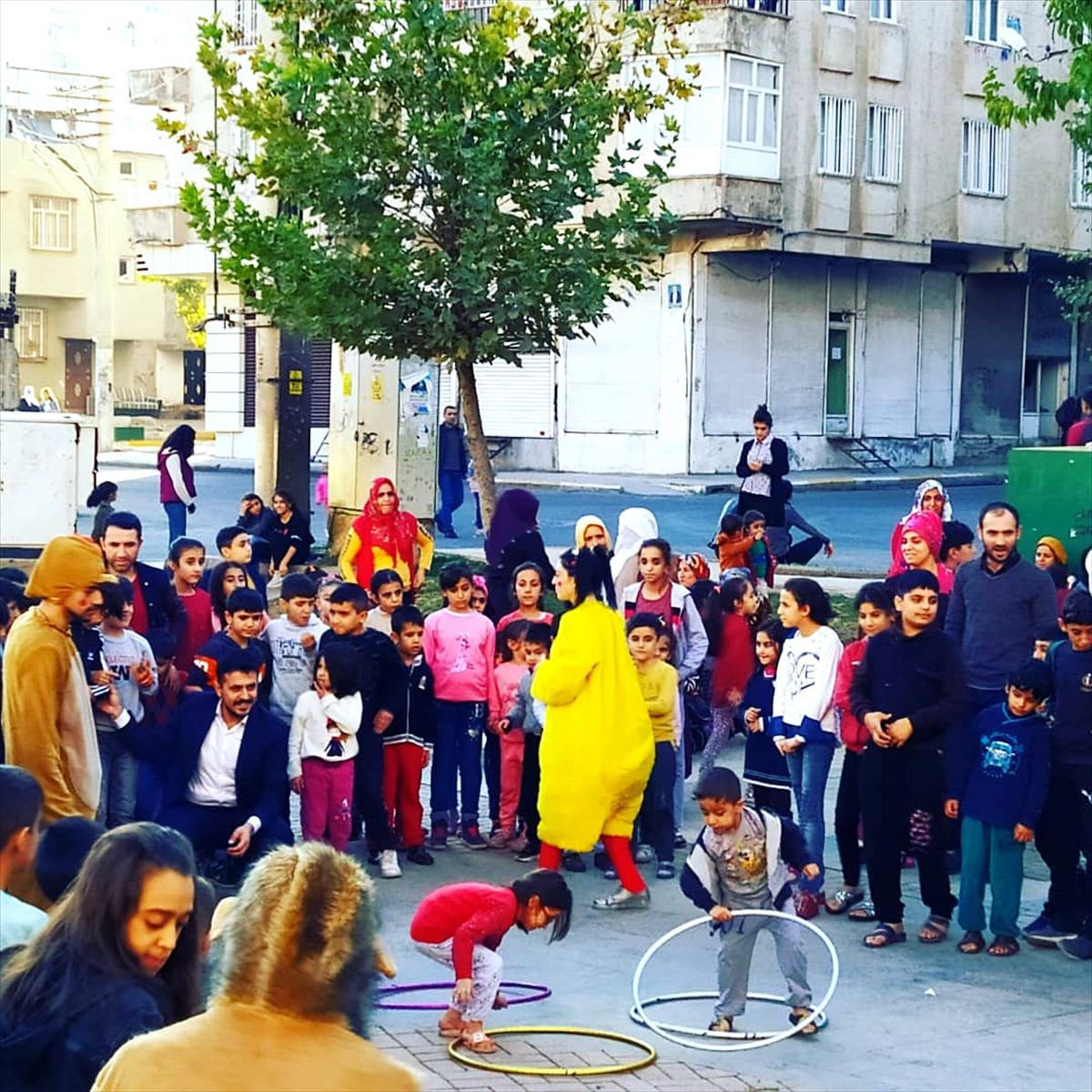 Bağlar sokaklarında tiyatro