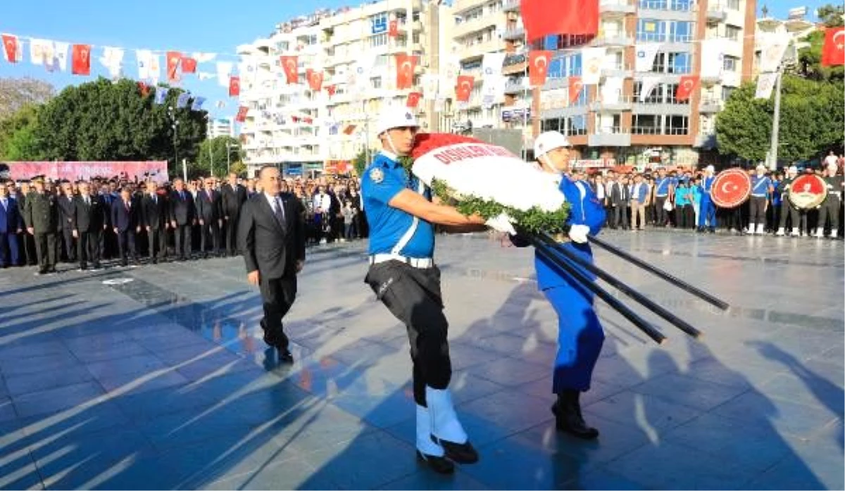 Bakan Çavuşoğlu, Atatürk\'ü anma etkinliğinde