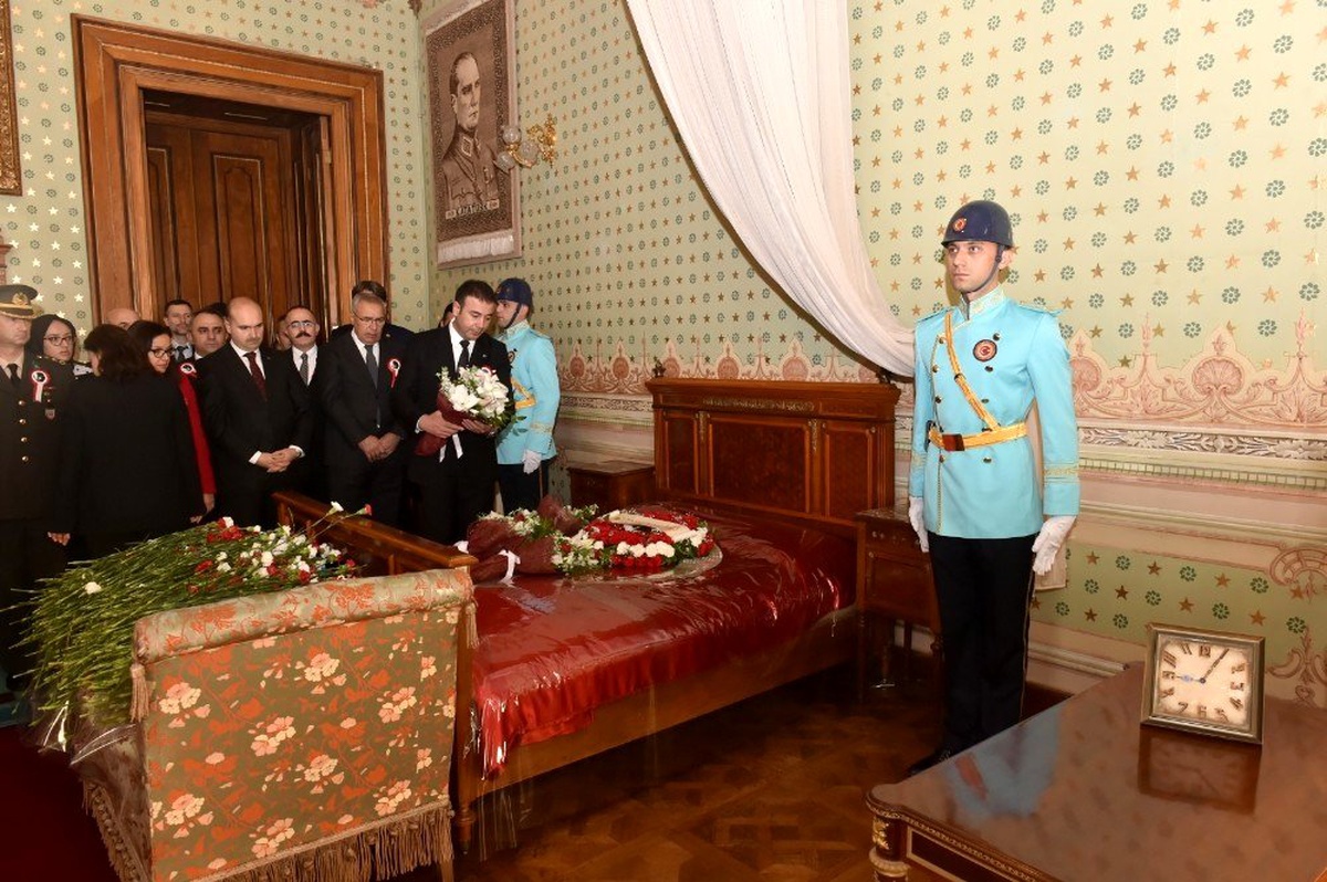 Başkan Akpolat, Dolmabahçe Sarayı\'nda Atatürk\'ü anma törenine katıldı