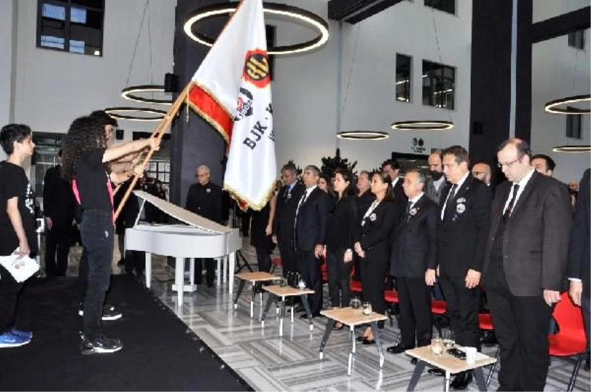 Beşiktaş Başkanı Çebi, Ulu Önder Atatürk\'ü anma törenine katıldı