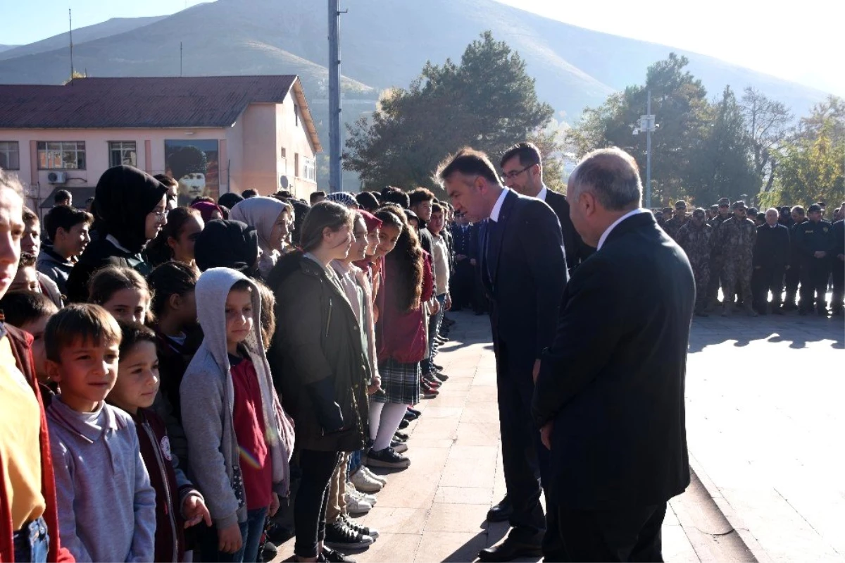 Bitlis\'te Atatürk\'ü anma töreni