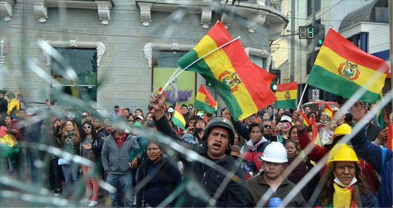 Bolivya\'da ABD destekli darbe: Genelkurmay Başkanının istifasını istediği Devlet Başkanı Morales görevi bıraktı