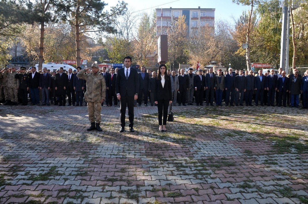 Bulanık\'ta Atatürk\'ü anma töreni