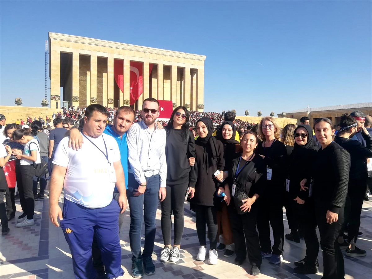 Büyük Önder Atatürk\'ü anıyoruz
