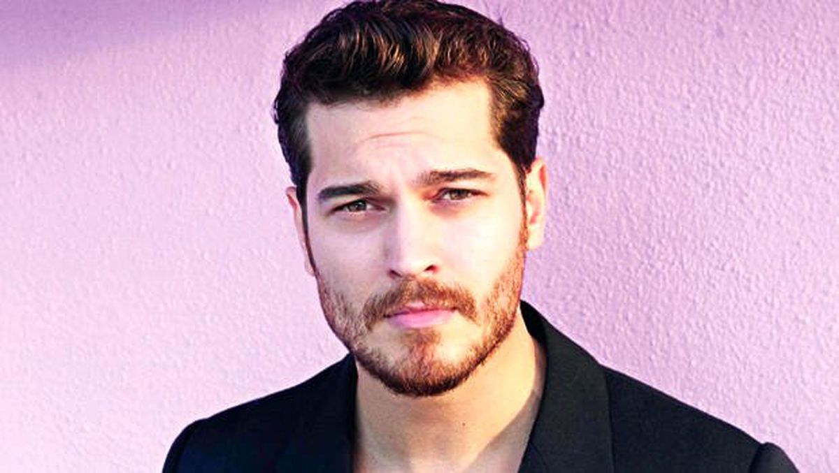 Çağatay Ulusoy\'un gözü tiyatroda
