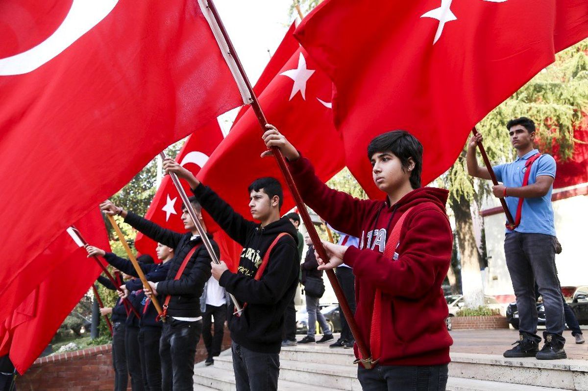 Efeler, Atatürk\'ü özlemle andı