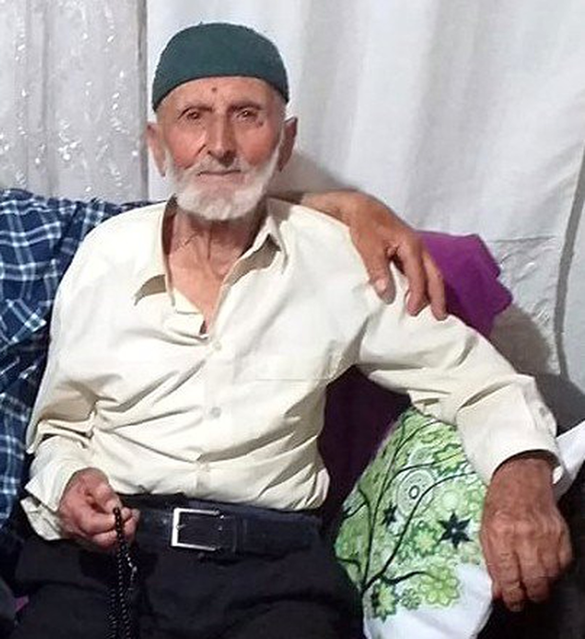 Enkazın altından yaşlı adamın cenazesi çıkarıldı