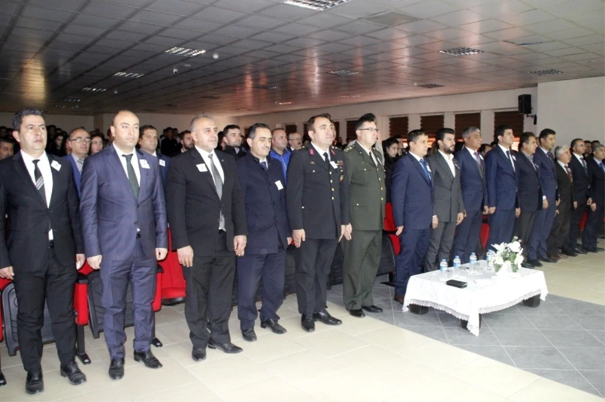 Erciş'te Atatürk'ü anma töreni