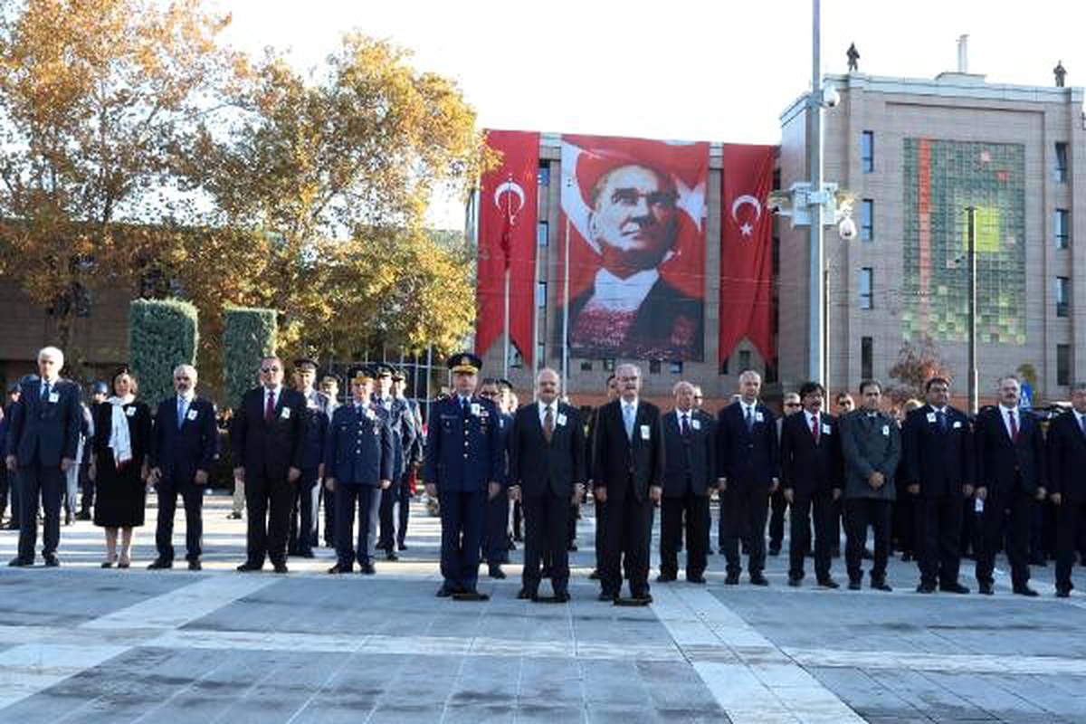 Eskişehir\'de ulu önder Atatürk anıldı