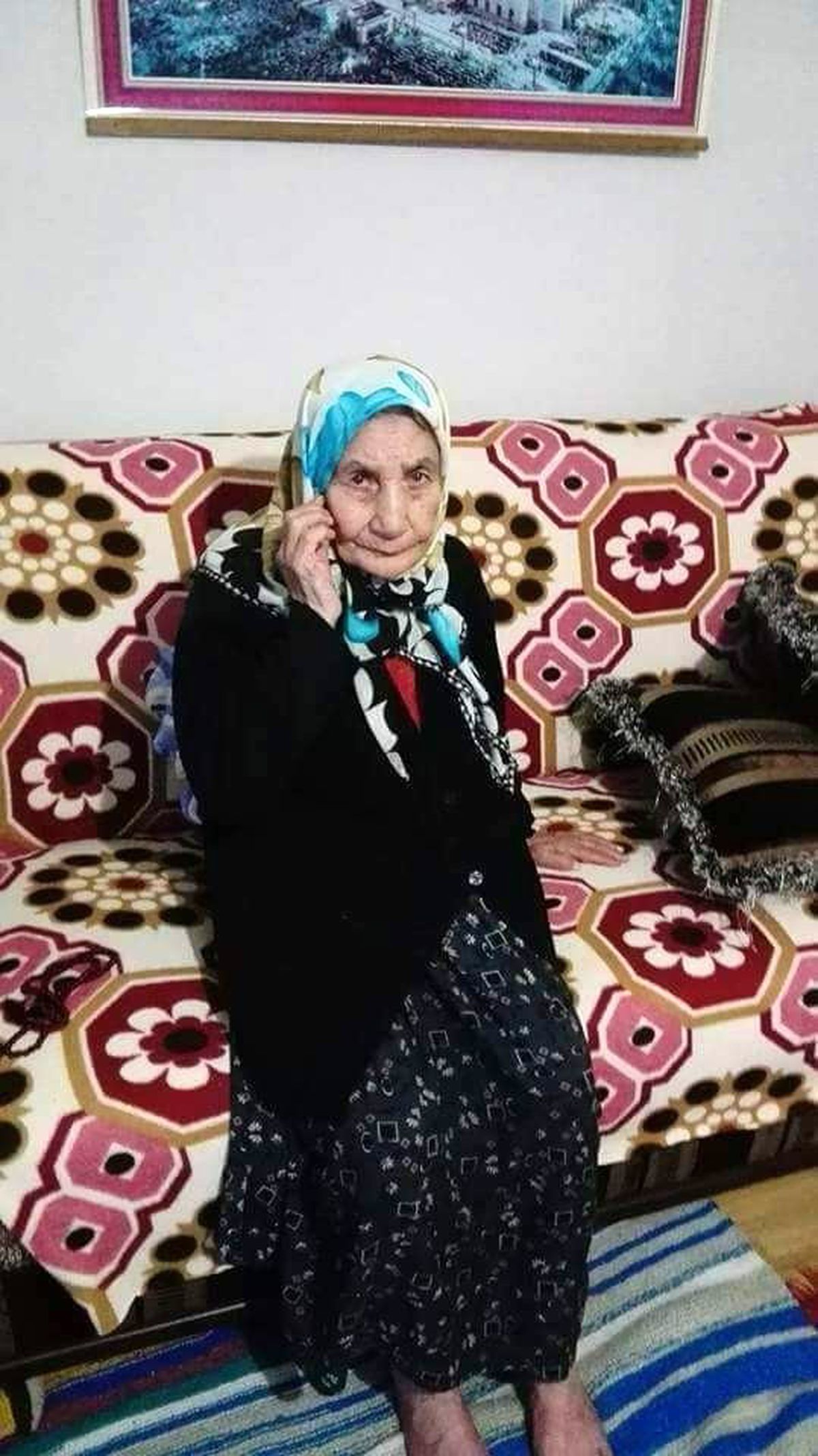 Ezanı dinlerken 3.kattan düşen yaşlı kadın öldü