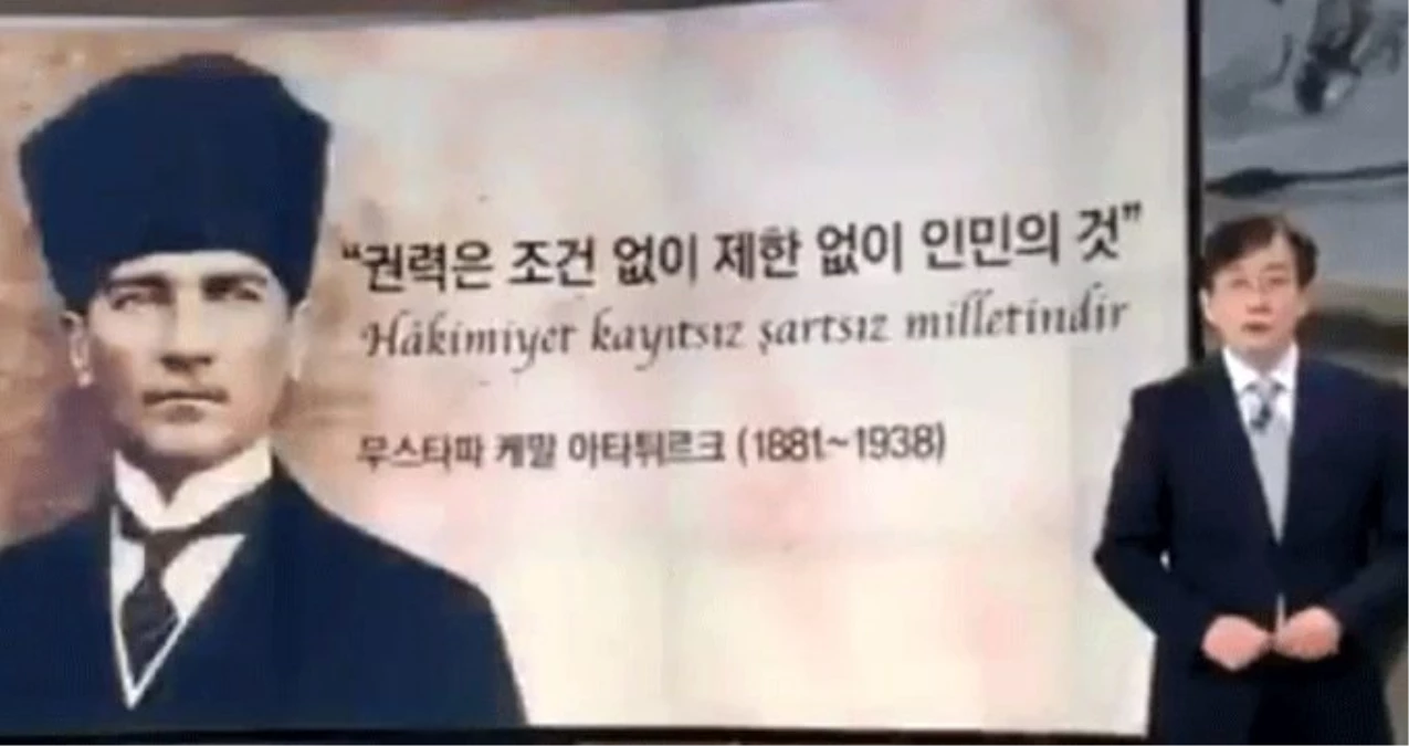Güney Kore\'de televizyon sunucusu Atatürk\'e saygı için haberleri ayakta sundu