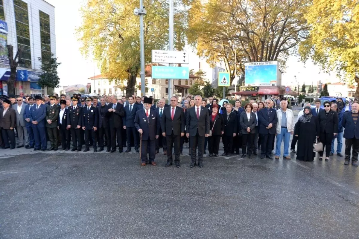 Hendek\'te 10 Kasım Atatürk\'ü anma törenleri