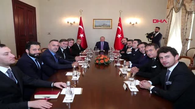 İstanbulcumhurbaşkanı erdoğan beşiktaş kulübü heyetini kabul etti